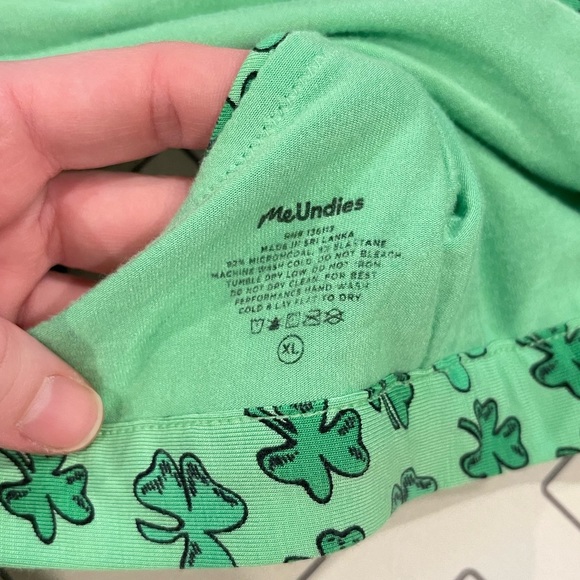 MeUndies Shamrock 'Best of Luck' Ruched Bralette - Picture 4 of 8